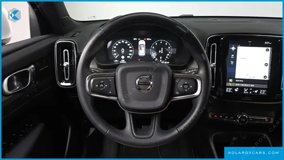 VOLVO XC40 B4 INSCRIPTION
