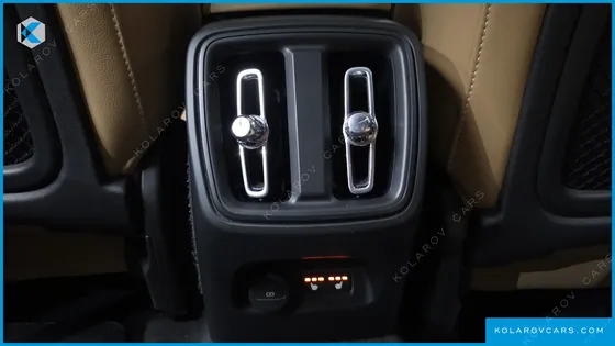 VOLVO XC40 B4 INSCRIPTION