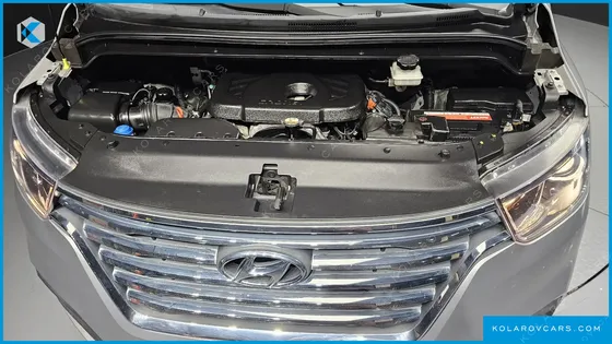 HYUNDAI STAREX 4WD URBAN 9-SEATER