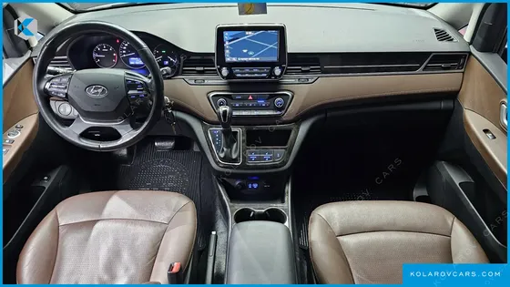 HYUNDAI STAREX 4WD URBAN 9-SEATER