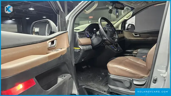 HYUNDAI STAREX 4WD URBAN 9-SEATER
