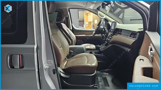 HYUNDAI STAREX 4WD URBAN 9-SEATER