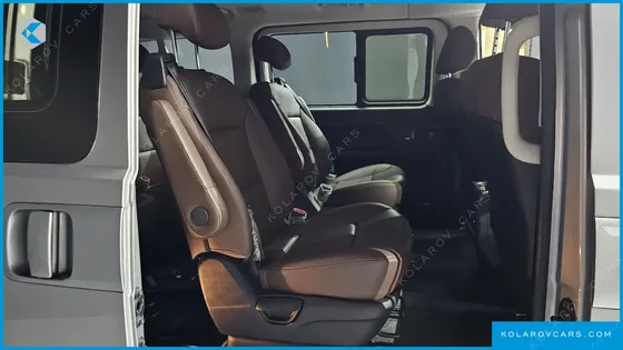 HYUNDAI STAREX 4WD URBAN 9-SEATER