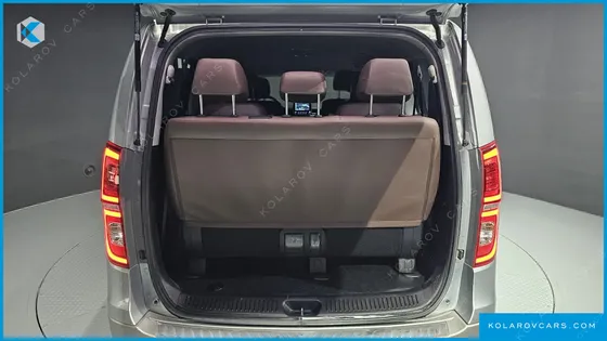 HYUNDAI STAREX 4WD URBAN 9-SEATER