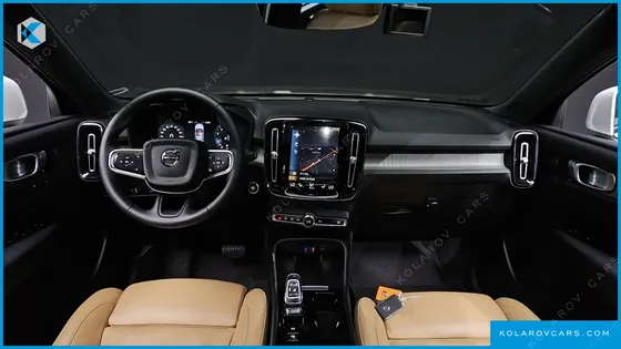 VOLVO XC40 B4 INSCRIPTION
