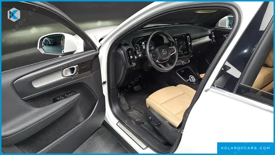 VOLVO XC40 B4 INSCRIPTION