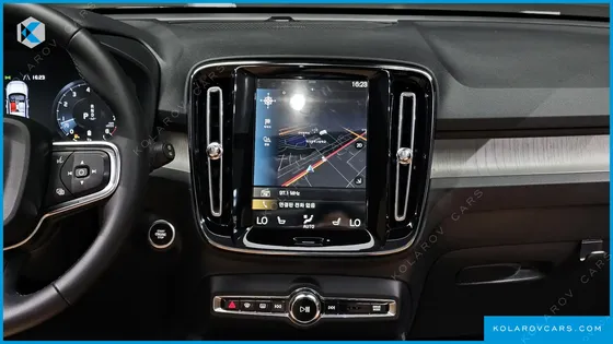 VOLVO XC40 B4 INSCRIPTION