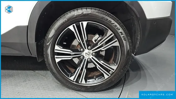 VOLVO XC40 B4 INSCRIPTION