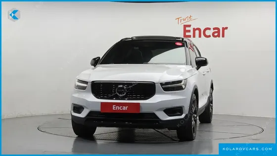 VOLVO XC40 T4 R-DESIGN