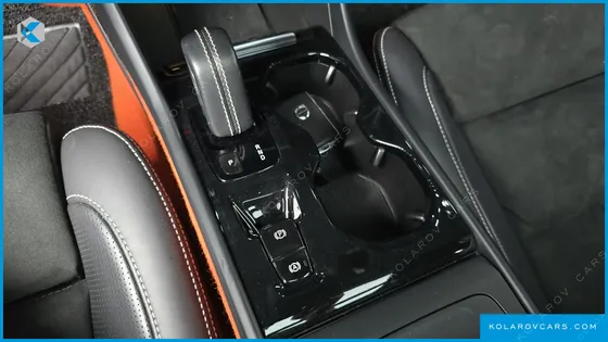VOLVO XC40 T4 R-DESIGN