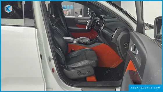VOLVO XC40 T4 R-DESIGN
