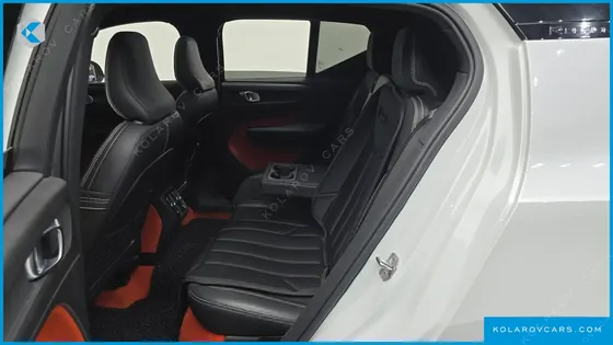 VOLVO XC40 T4 R-DESIGN
