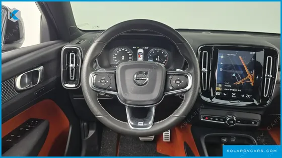 VOLVO XC40 T4 R-DESIGN