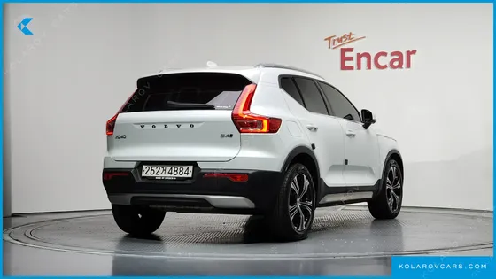 VOLVO XC40 B4 INSCRIPTION