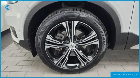 VOLVO XC40 B4 INSCRIPTION