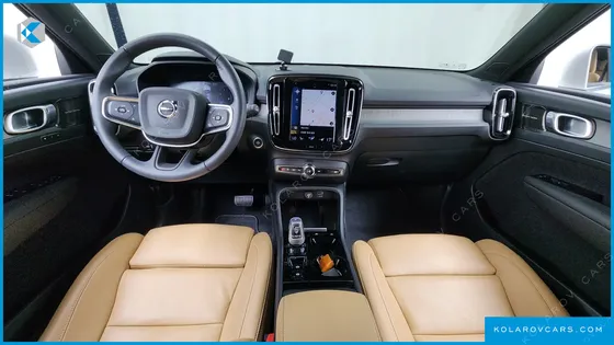 VOLVO XC40 B4 INSCRIPTION