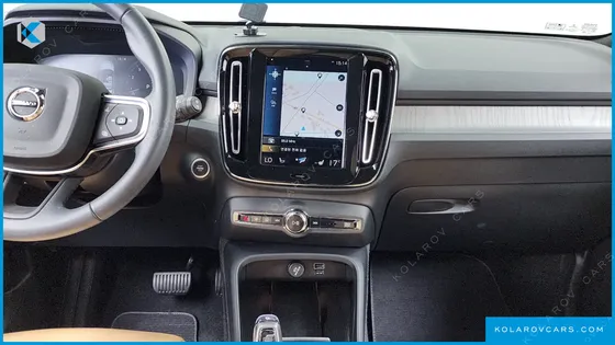 VOLVO XC40 B4 INSCRIPTION