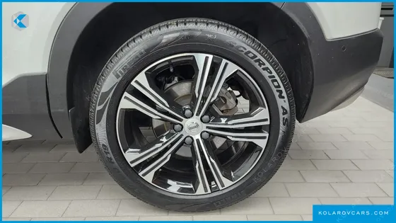 VOLVO XC40 B4 INSCRIPTION