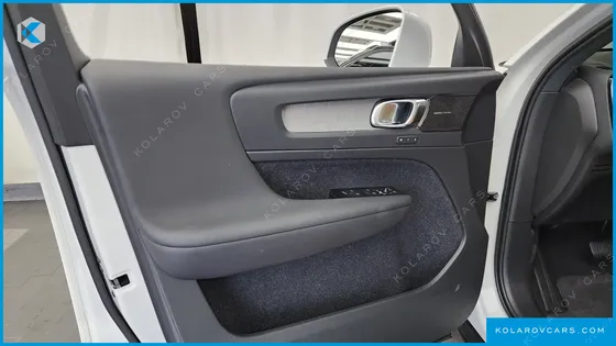 VOLVO XC40 B4 INSCRIPTION