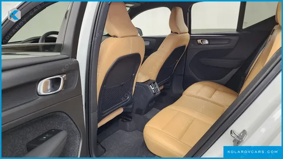 VOLVO XC40 B4 INSCRIPTION