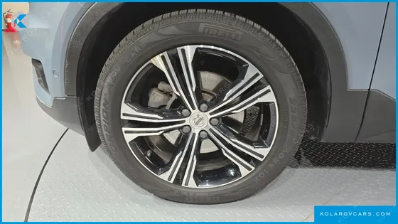 VOLVO XC40 B4 INSCRIPTION