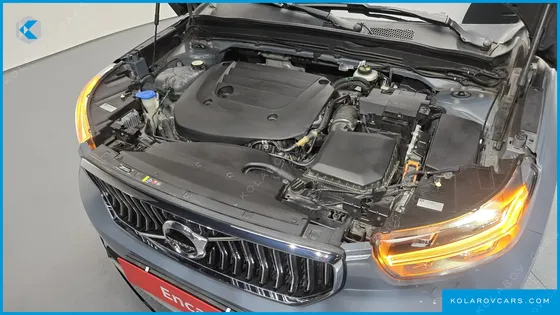 VOLVO XC40 B4 INSCRIPTION