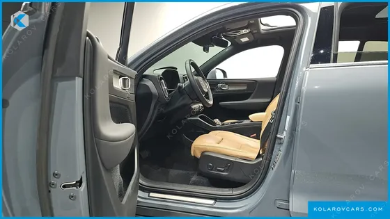 VOLVO XC40 B4 INSCRIPTION