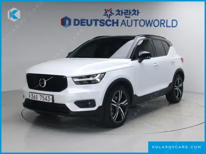 VOLVO XC40 T4 R-DESIGN