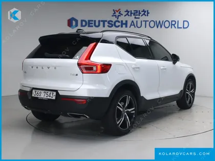 VOLVO XC40 T4 R-DESIGN