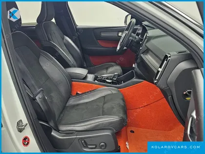 VOLVO XC40 T4 R-DESIGN
