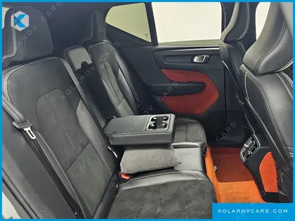 VOLVO XC40 T4 R-DESIGN