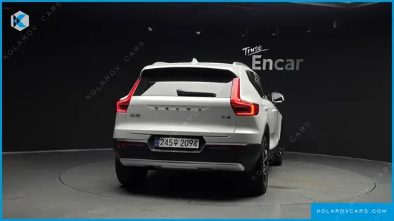 VOLVO XC40 B4 INSCRIPTION