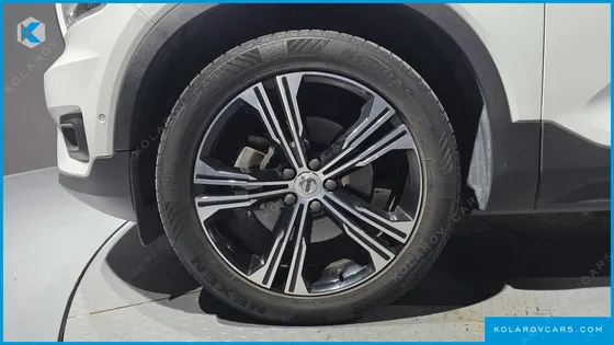 VOLVO XC40 B4 INSCRIPTION