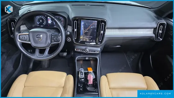 VOLVO XC40 B4 INSCRIPTION