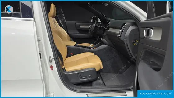 VOLVO XC40 B4 INSCRIPTION