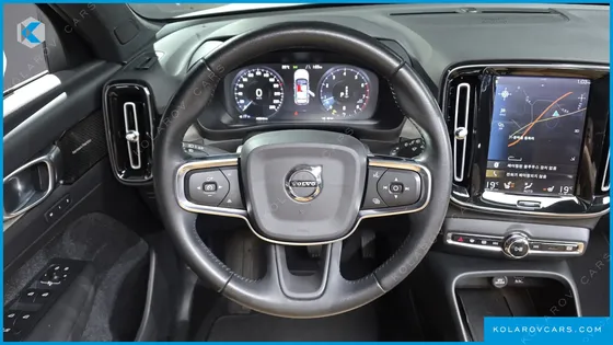 VOLVO XC40 B4 INSCRIPTION