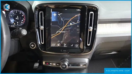 VOLVO XC40 B4 INSCRIPTION
