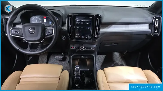 VOLVO XC40 B4 INSCRIPTION