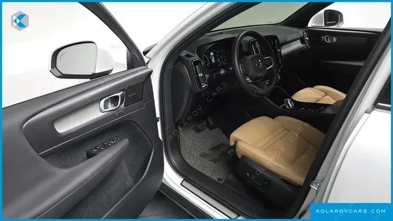 VOLVO XC40 B4 INSCRIPTION