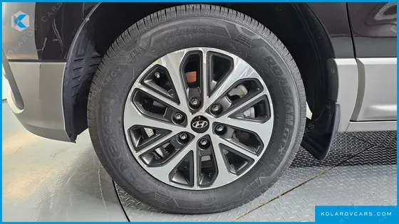 HYUNDAI STAREX 4WD URBAN 9-SEATER
