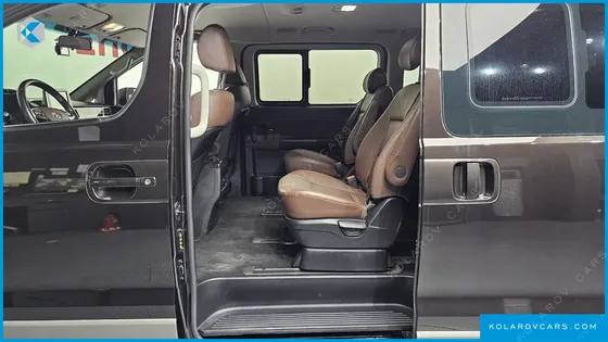 HYUNDAI STAREX 4WD URBAN 9-SEATER