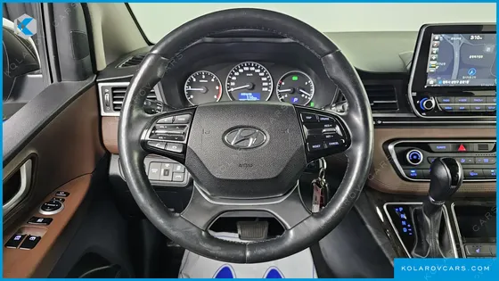 HYUNDAI STAREX 4WD URBAN 9-SEATER