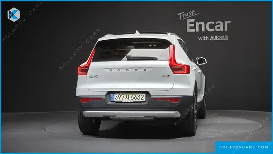 VOLVO XC40 B4 ULTIMATE BRIGHT
