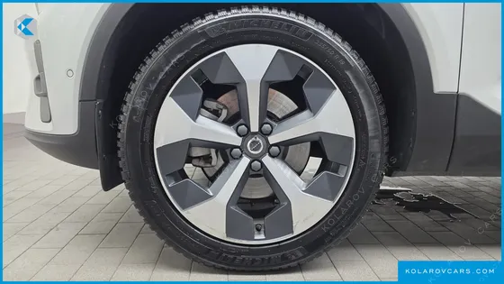 VOLVO XC40 B4 ULTIMATE BRIGHT