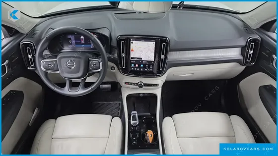 VOLVO XC40 B4 ULTIMATE BRIGHT