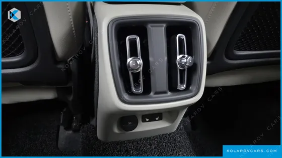 VOLVO XC40 B4 ULTIMATE BRIGHT