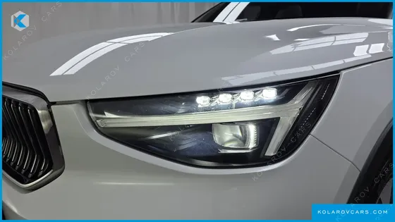 VOLVO XC40 B4 ULTIMATE BRIGHT