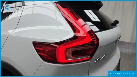 VOLVO XC40 B4 ULTIMATE BRIGHT