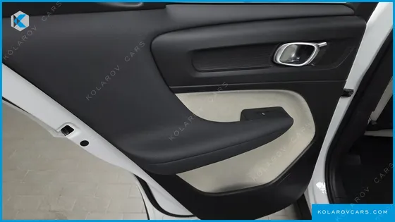VOLVO XC40 B4 ULTIMATE BRIGHT