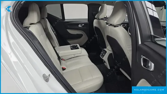 VOLVO XC40 B4 ULTIMATE BRIGHT